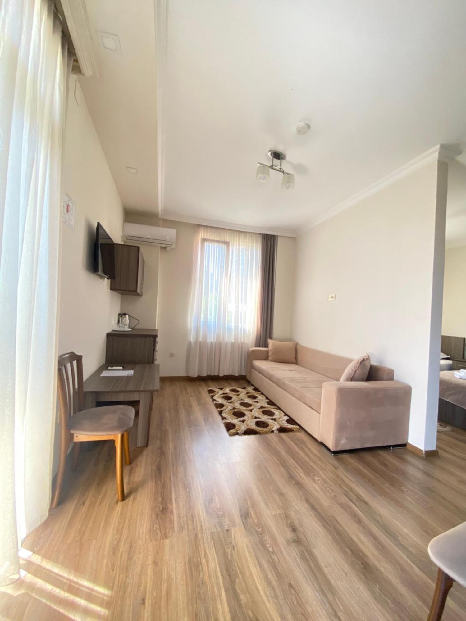 Hotel Garanti Batumi Eksteriør bilde