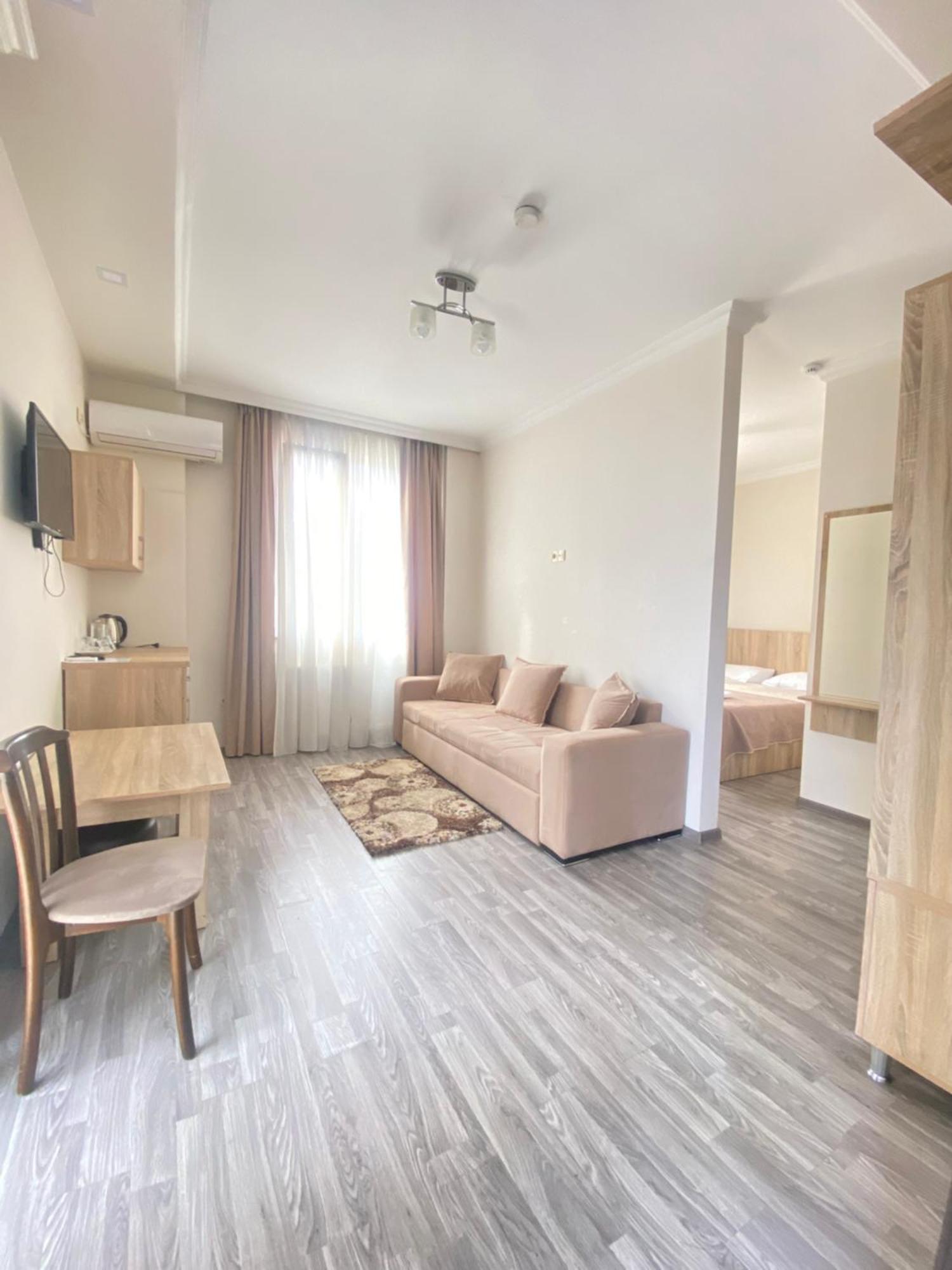 Hotel Garanti Batumi Eksteriør bilde