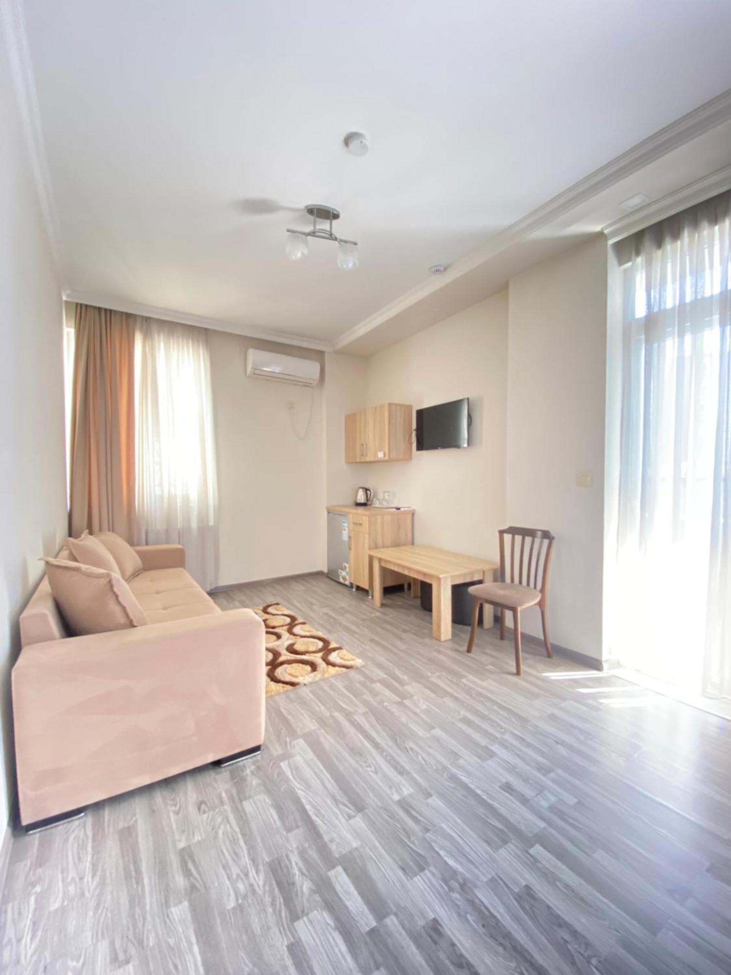 Hotel Garanti Batumi Eksteriør bilde