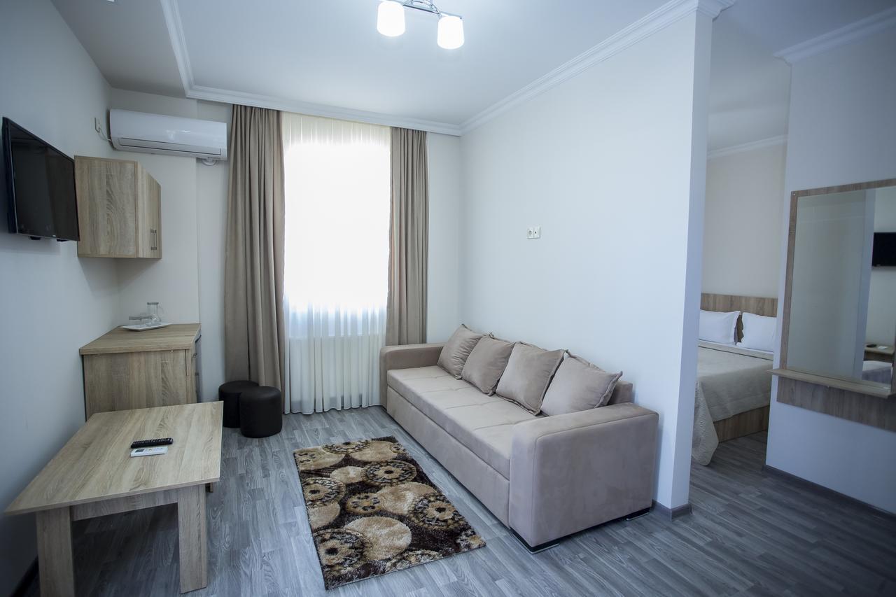 Hotel Garanti Batumi Eksteriør bilde
